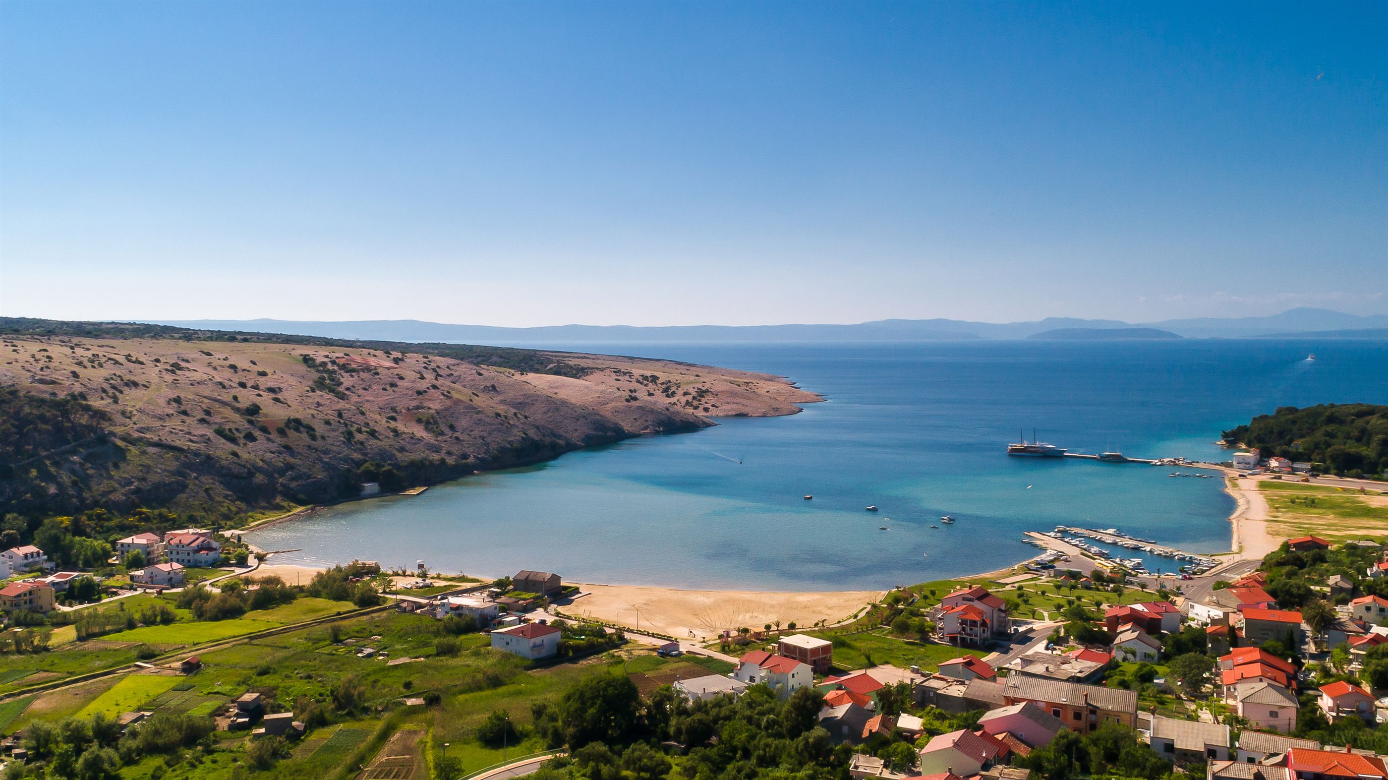 Lopar na ostrově Rab: Objevte krásu chorvatského Jadranu na Rajske Plaži